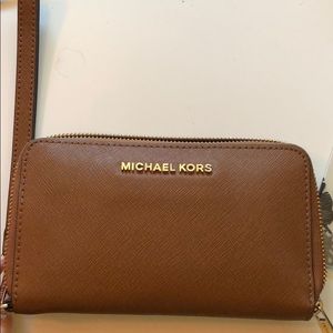 michael kors wristlet